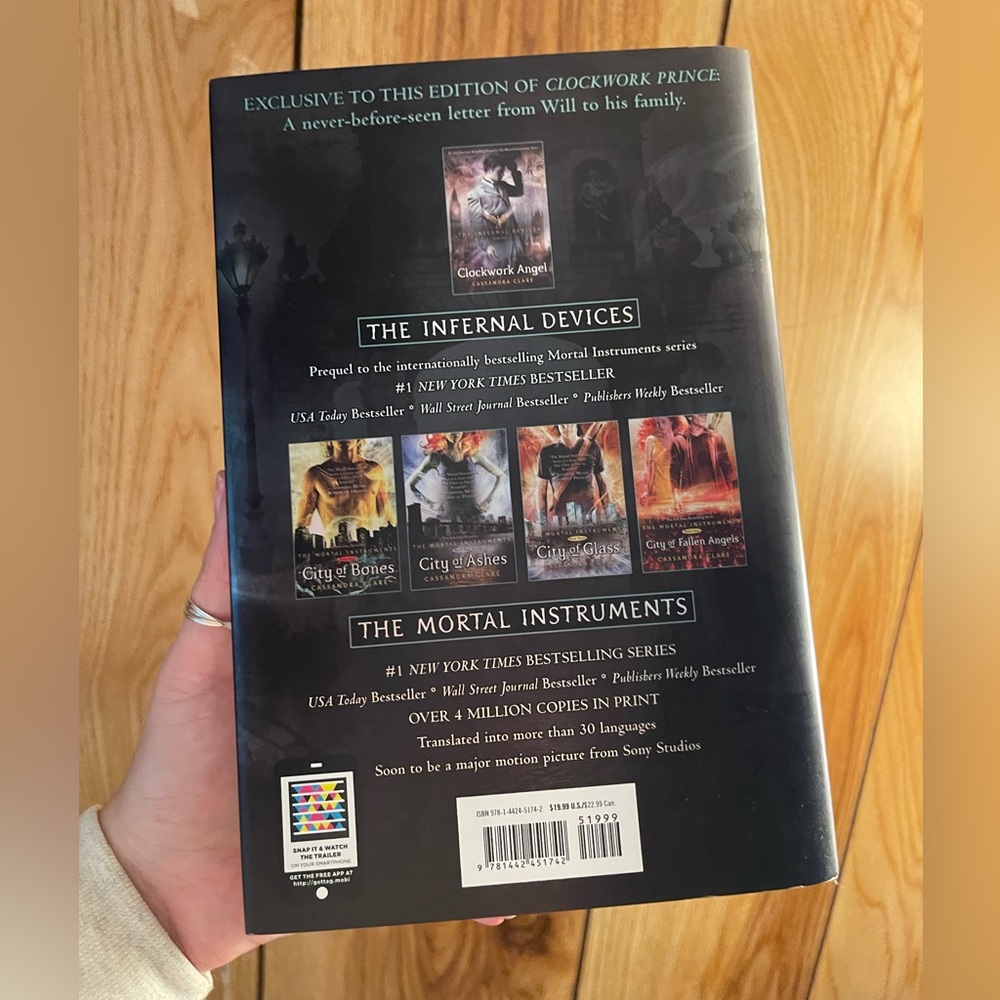 Cassandra Clare Books - Picture 7 of 7